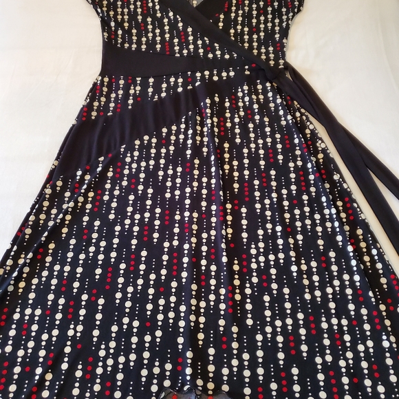 Selling Women's Le Chateau Dotted Vintage Style Sleeveless Dress With Wrapped Be - Picture 2 of 10